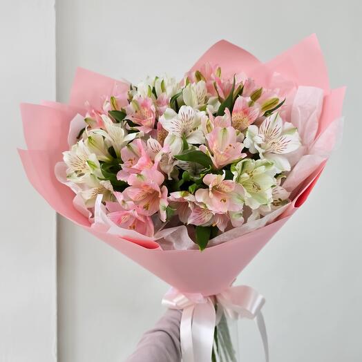 Нежный букет из 9 альстромерий 💘