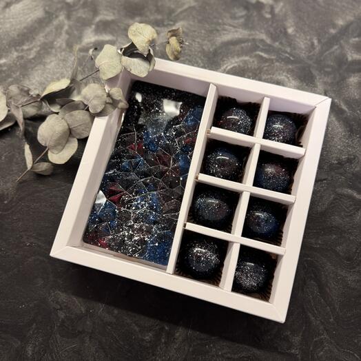 Подарочный набор шоколадных конфет ручной работы, 8 шт, с шоколадной плиткой