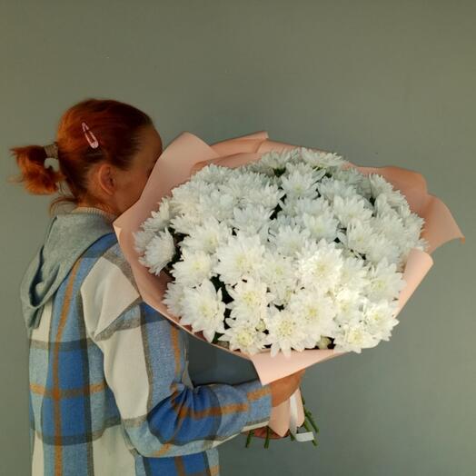 Букет из 15 белых хризантем