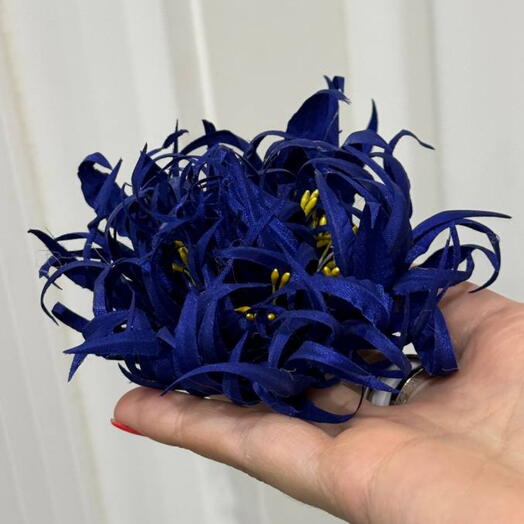 Брошь из текстиля «ASTER CRISANTELLA - ELETTRICISTA BLU»