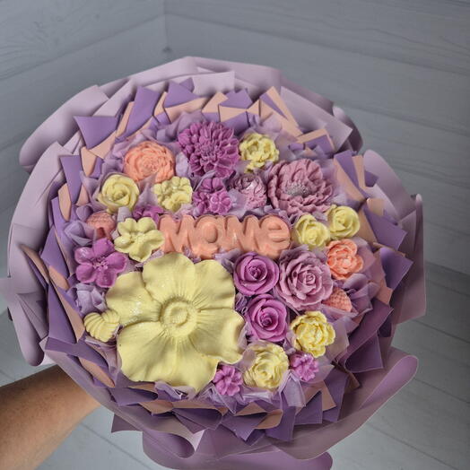 Букет из шоколадных цветов "Маме"