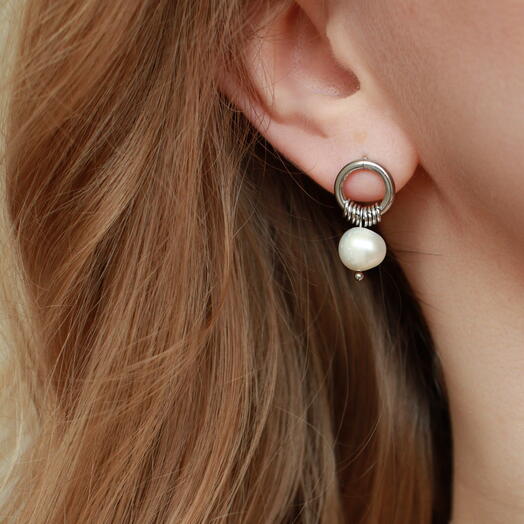 Серьги с натуральным речным жемчугом и стальной фурнитурой