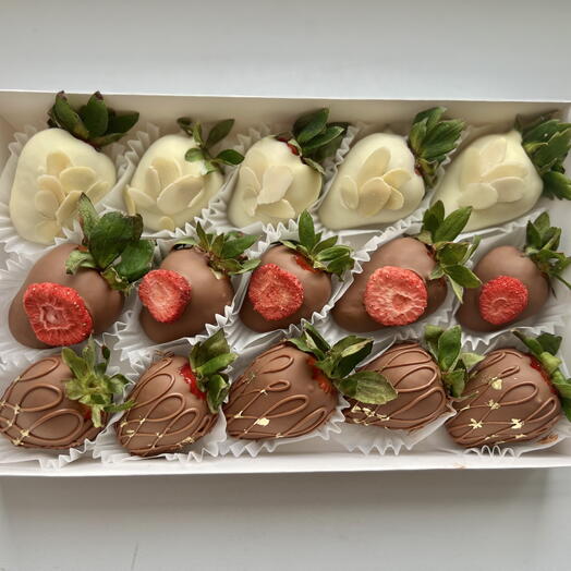Клубника в шоколаде ЛЕПЕСТКИ