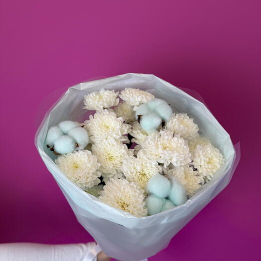 Букет из хризантемы и хлопка голубого