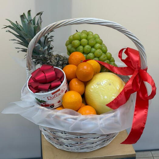 Фруктовая корзинка с Raffaello
