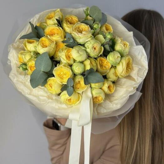 Яркий солнечный букет кустовые пионовидные жёлтые розы Silva Sunny как пионы размер М