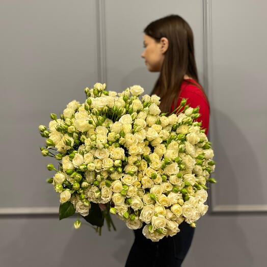 Букет из 35 кустовых роз