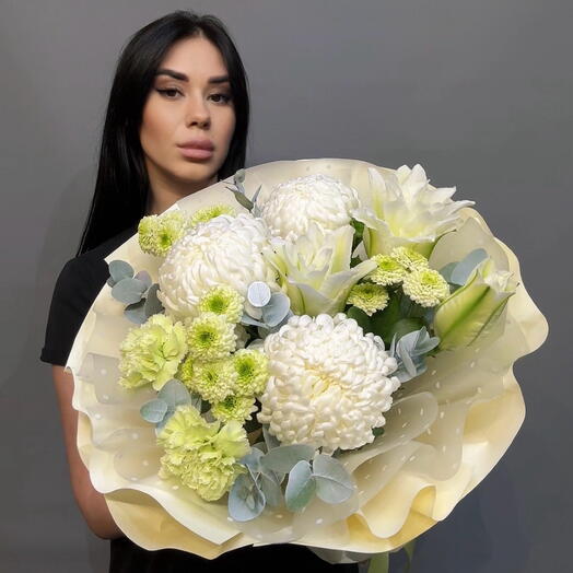 Еаробукет с лилией в белом