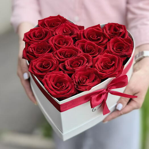 Сердце с розами