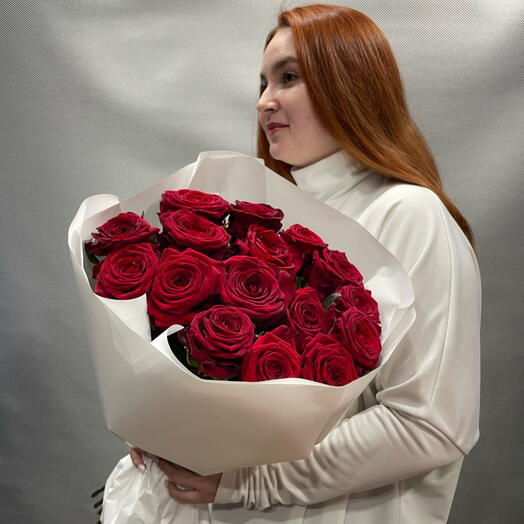 Монобукет из 15 красных роз