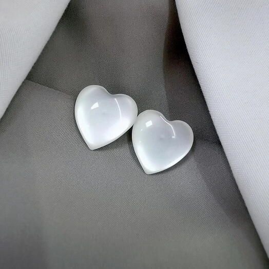 Серьги «White hearts» любимой девушке / жене / маме