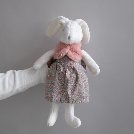Игрушка мягконабивная "Зайка в розовой жилетке и юбке", 20см