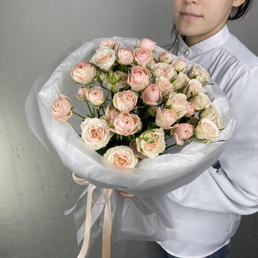 Букет с кустовой розой ББ