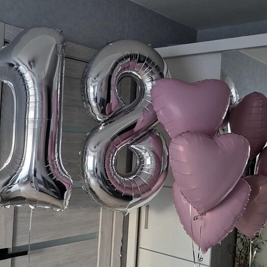 Воздушные шары цифры с сердцами