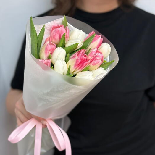 13 нежных тюльпанов