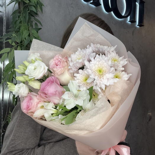 Букет нежный с розами