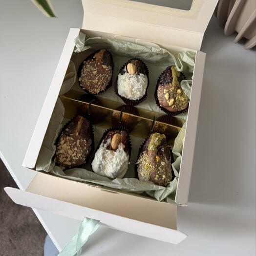 Финики в бельгийском шоколаде CALLEBAUT с начинками ассорти 6 шт