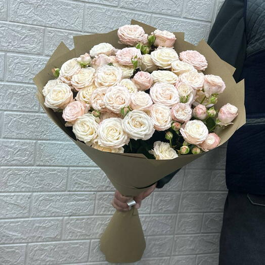 Букет кустовых роз