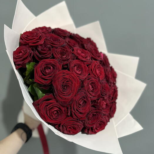 31 красная Роза в оформлении 🥰 (1)
