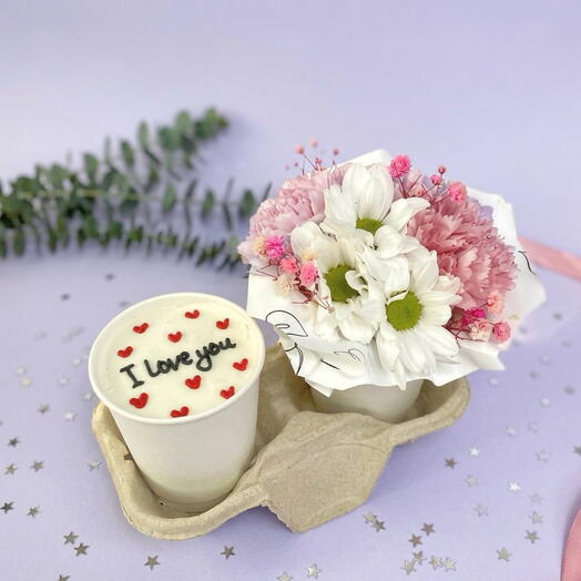 Торт в стакане I love you и цветочный стаканчик с хризантемой и диантусом