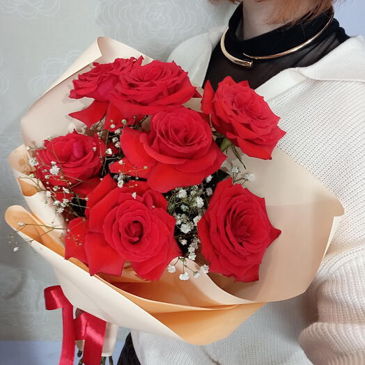7 Алых роз Эквадор