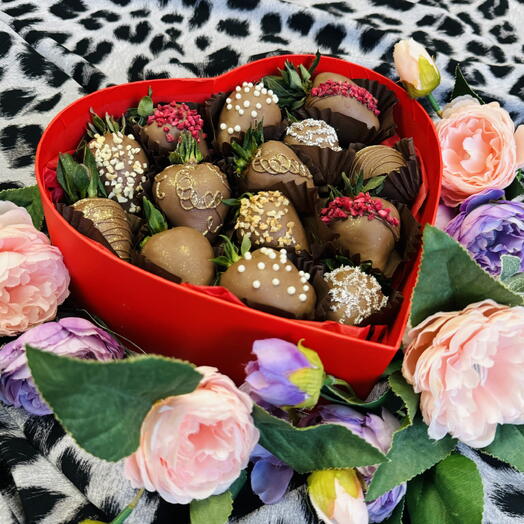 Клубника(14шт.) в «сердце♥️»