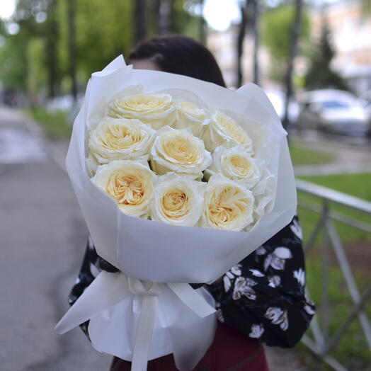 Букет из 9ти пионовидных роз в упаковке