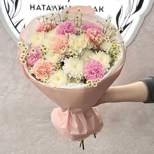 Букет хризантемы и гвоздики