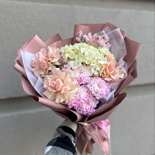 Букет «Розовый дофамин» с гортензий и розами🌸🎀 такое сочетание цветов и оттенков в букете для самых стильных и нежных девушек🌿🥰