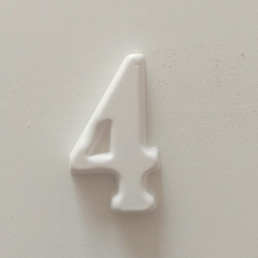 Цифра из гипса "4"