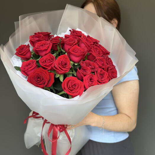 Красные розы 25 штук