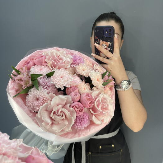 Букет с французской розой и пионовидной кустовой розой🌸