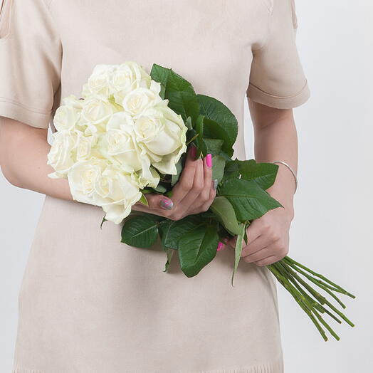 Нежный букет из белых роз🪽