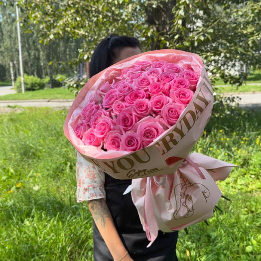 Букет из 35 розовых роз 50 см