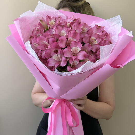 Яркая альстромерия 💐🩷