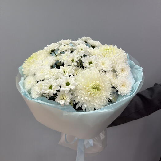 Микс из белых хризантем