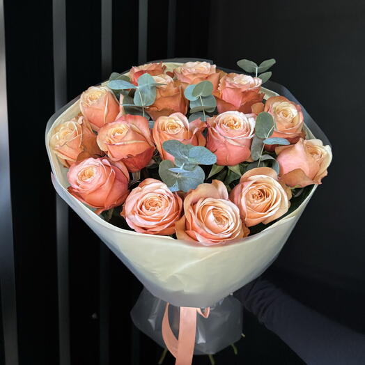 Букет из роз с эвкалиптом🧡