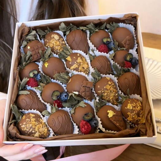 Клубника в шоколаде «Композиция Classic» 🍓