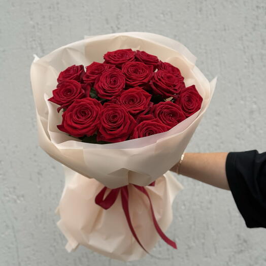 Красные розы 15 шт
