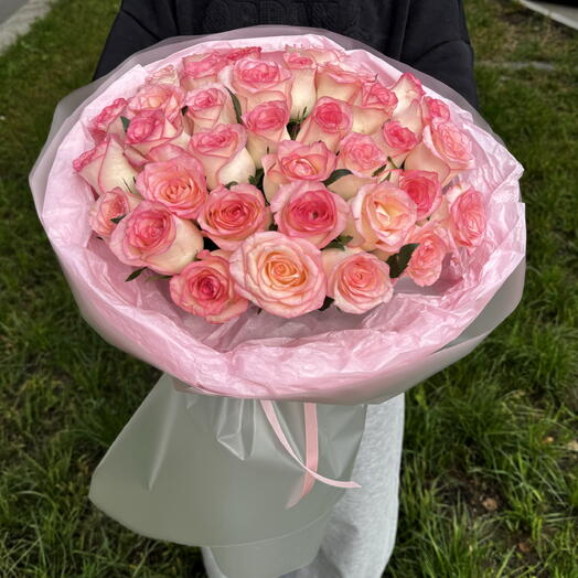 Букет из 35 нежных роз