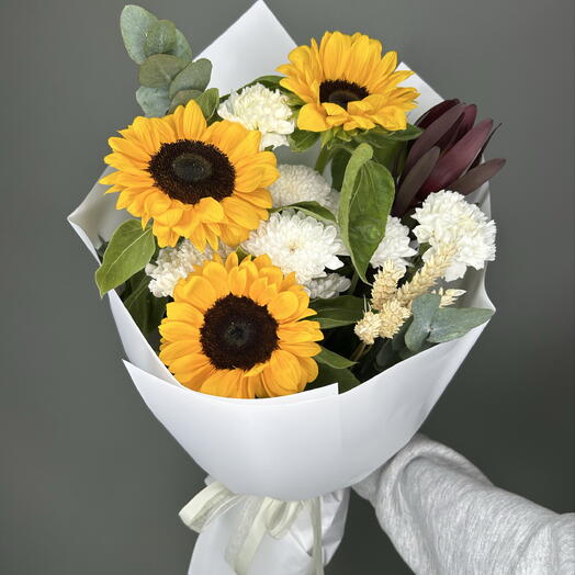 Букет из подсолнухов 🌻 гвоздики, хризантема, леукадендрона и пшеницы