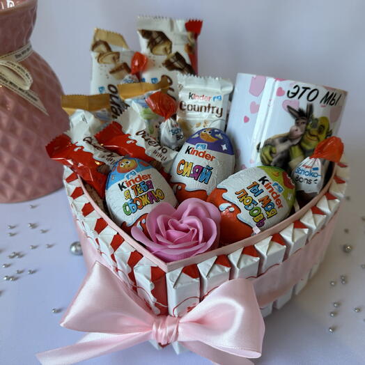 Сладкий набор Kinder с кружкой Шрек и Осёл