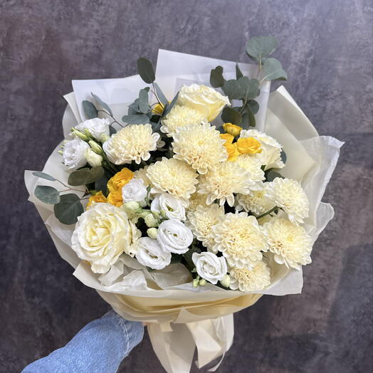 Готовый букет из хризантем