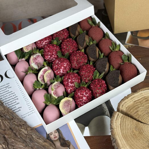 Chocolate-covered strawberries "Berry" 25-36 pieces
