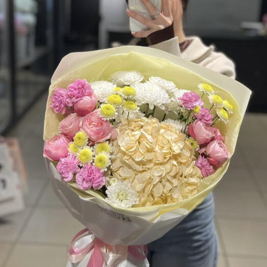 Гортензия и кустовая Роза 🧡