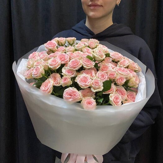 Монобукет из 15-ти нежно-розовых кустовых роз