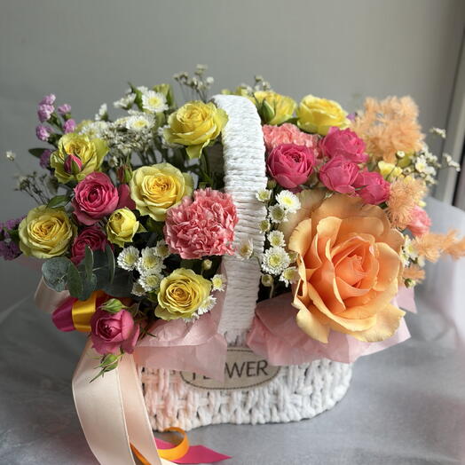 Яркая корзина с цветами 🧡💛️💗