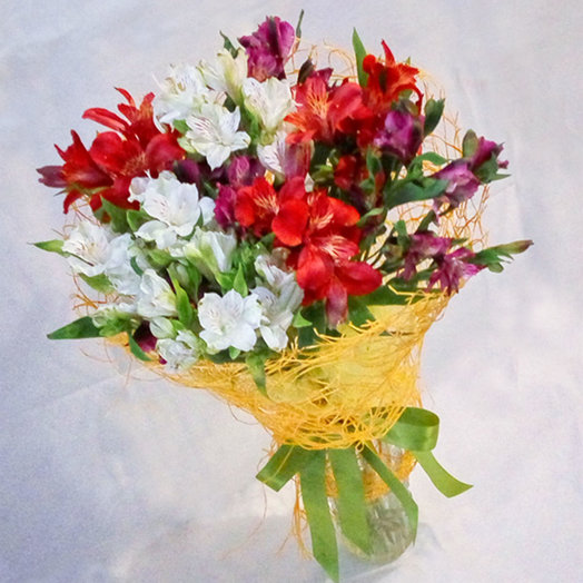 7 разноцветных альстромерий