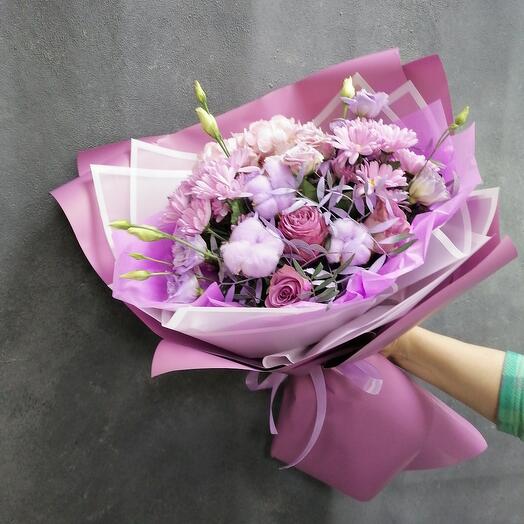 Delicate bouquet with cotton