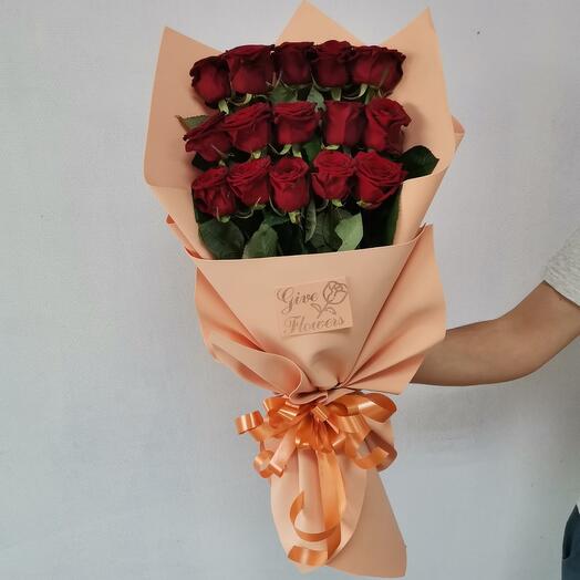 Bouquet of 15 red roses 70 cm